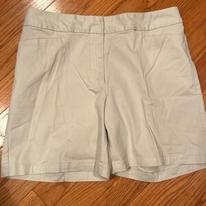 Talbots sz 6P Khaki Shorts 5.5 inch inseam